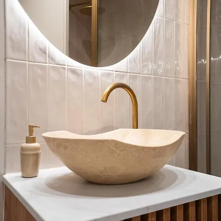 Stylish Designer Oasis In The Heart Of St Julians Apartment *