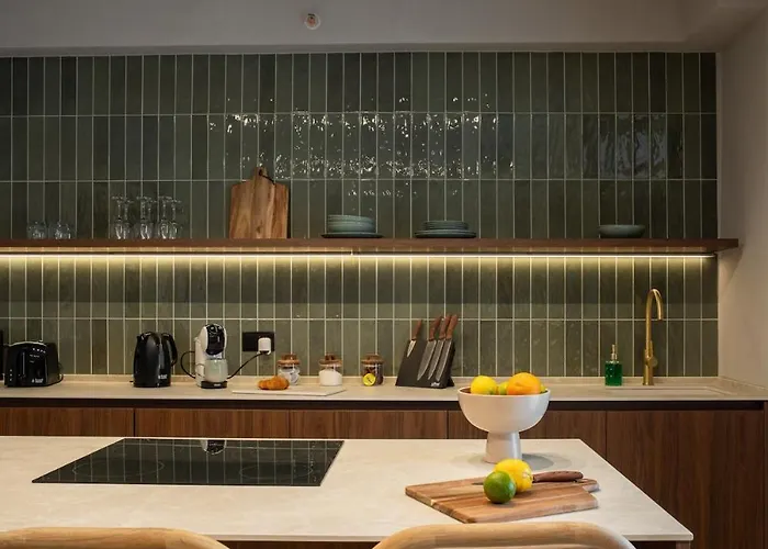 Stylish Designer Oasis In The Heart Of St Julians アパート